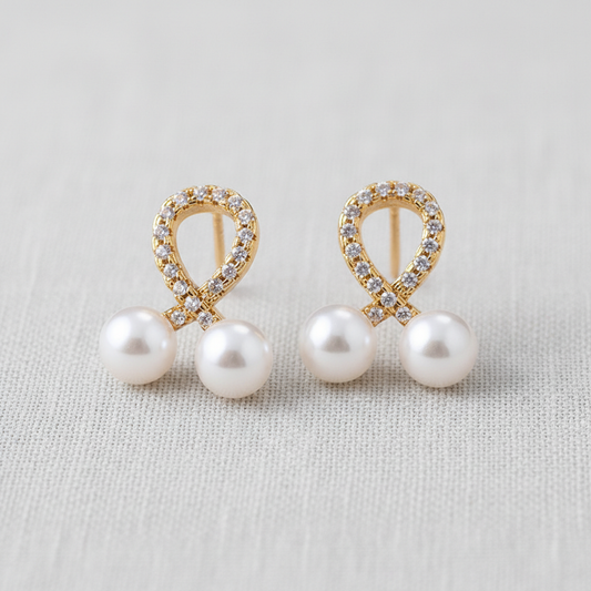 Bow Pearl Stud