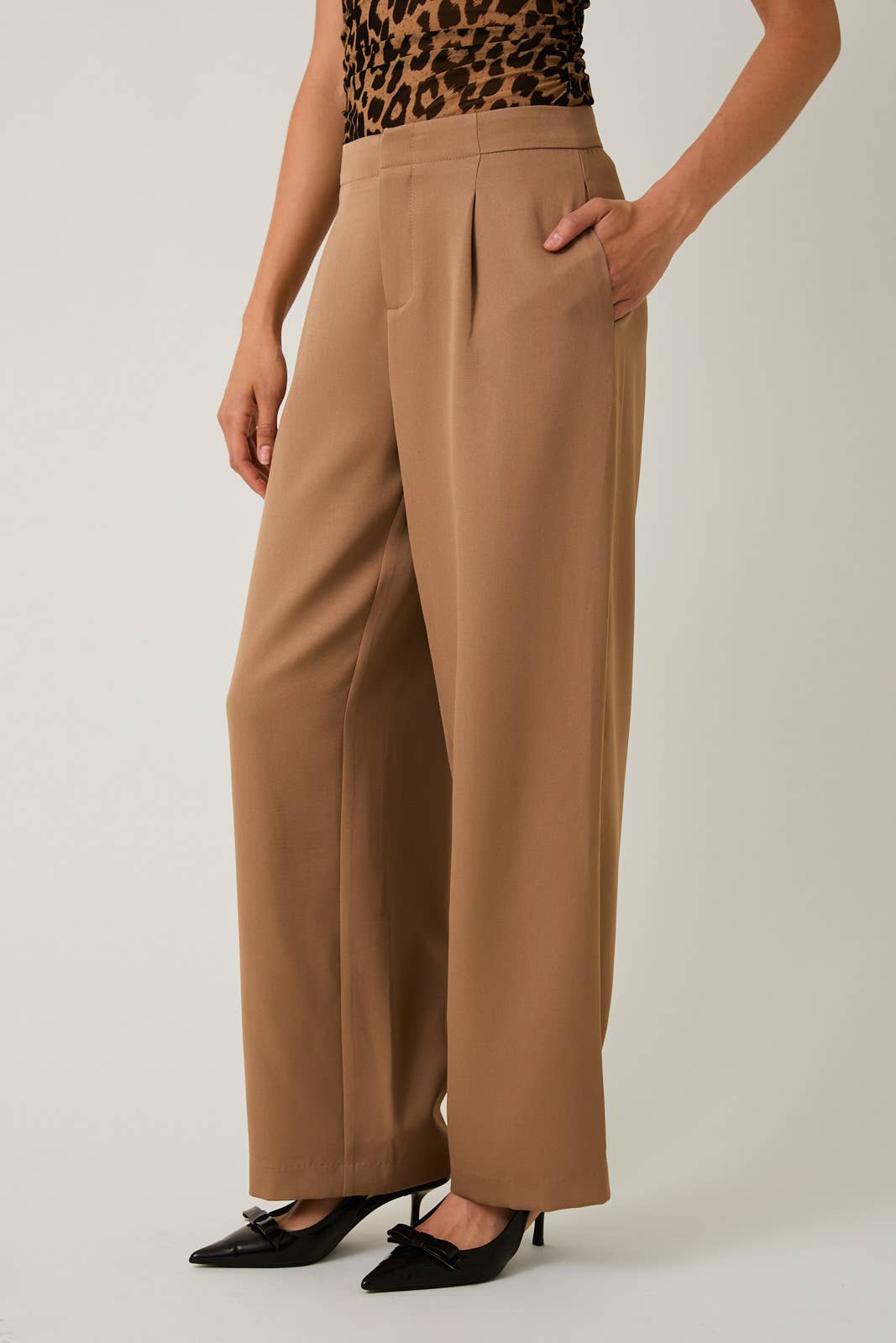 Relaxed Pleated Pants
