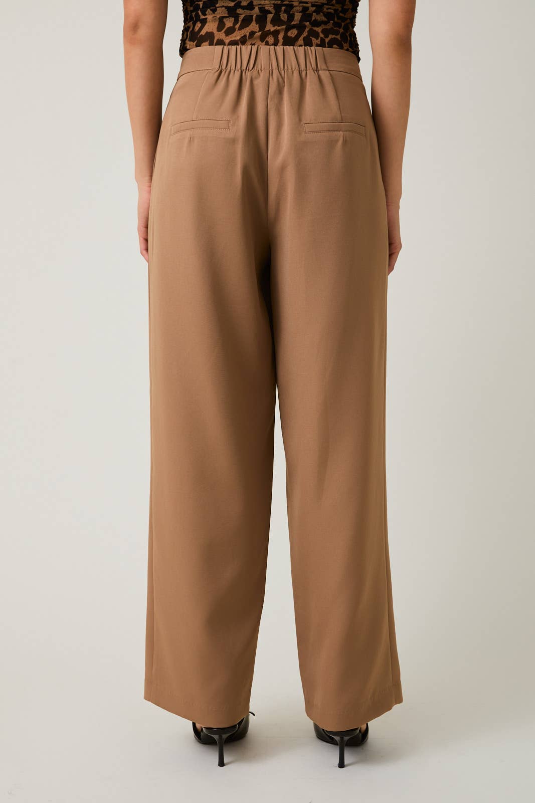 Relaxed Pleated Pants