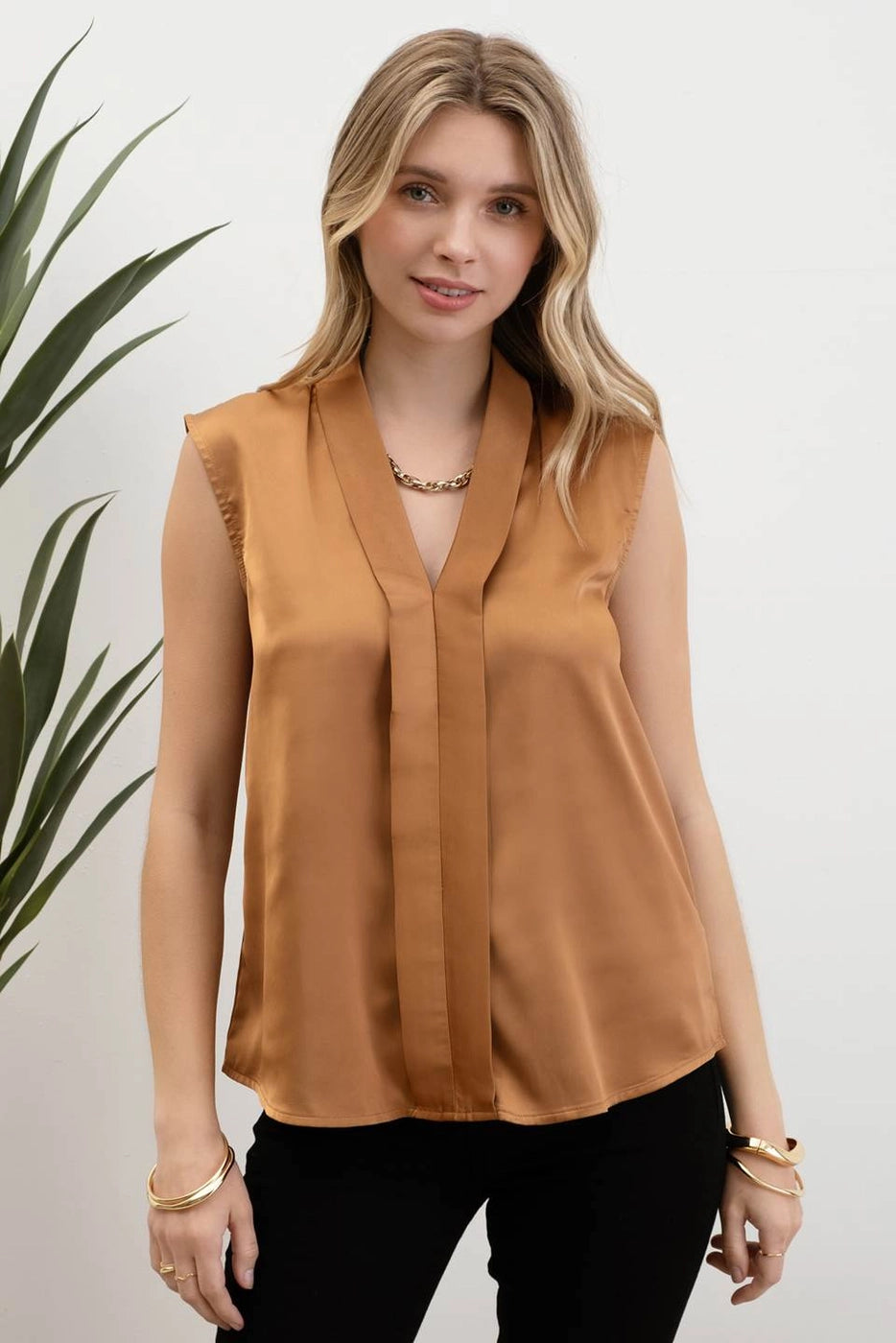 Satin Collared Sleeveless Blouse