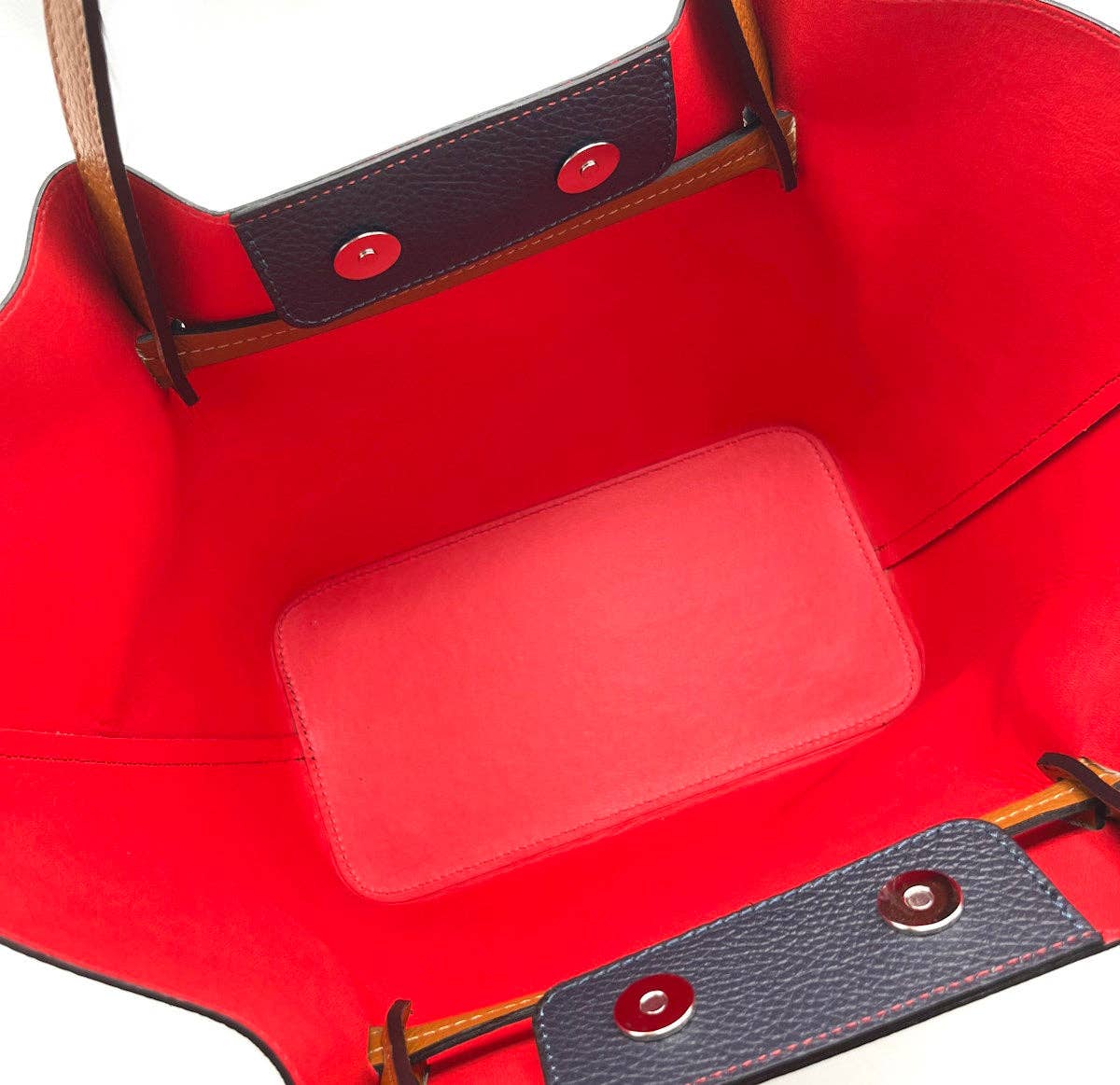 Genuine leather shoulder bag